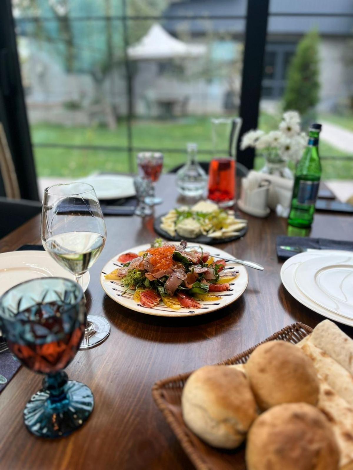 Tsaghkunk Chef House Hotel & Restaurant 세반 외부 사진
